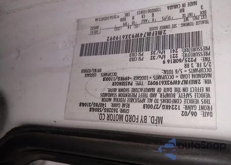 2003 Mercury Grand Marquis Gs z USA, uszkodzony, nr VIN 2MEFM74W93X619092